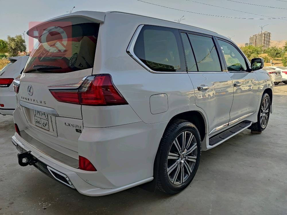 Lexus LX